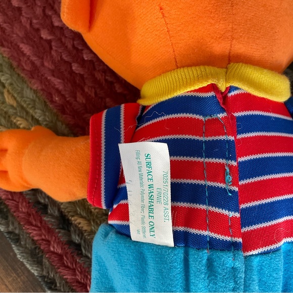 Tyco Wiggle, Giggle, Talking Ernie - Picture 4 of 7